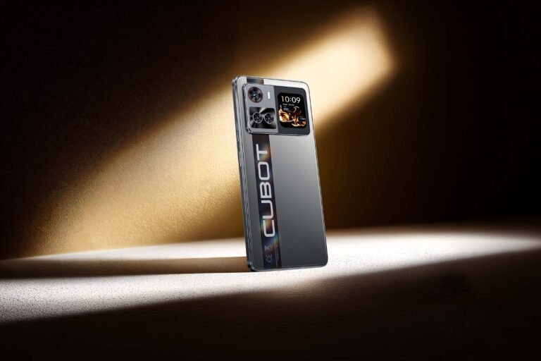 Cubot X100 chega com design de duas telas e 5G para redefinir smartphones no mercado